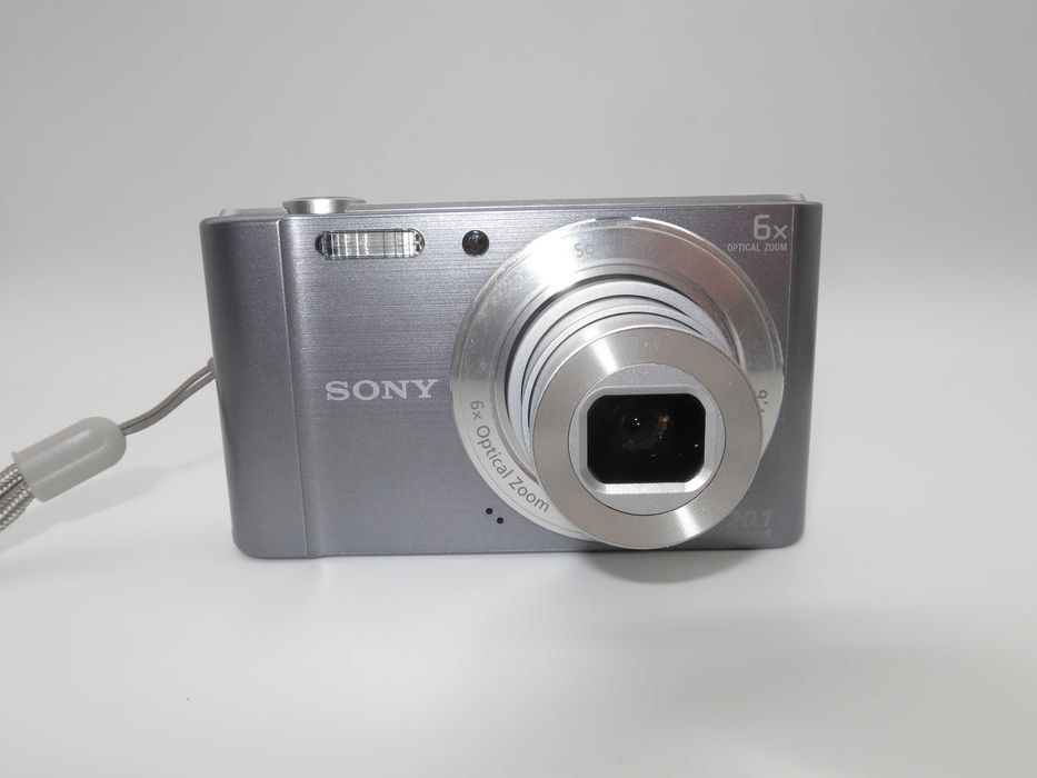 Sony Cyber-shot DSC W810 ултра компактен цифров фотоапарат, дигитална камера 20 MP, в отлично състояние, пълен комплект, работи перфектно