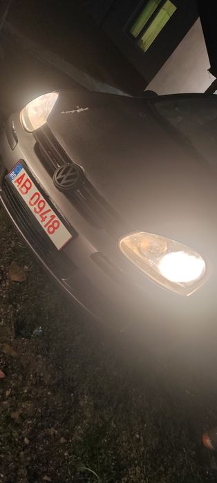 Vând Golf 5 1.9 TDI
