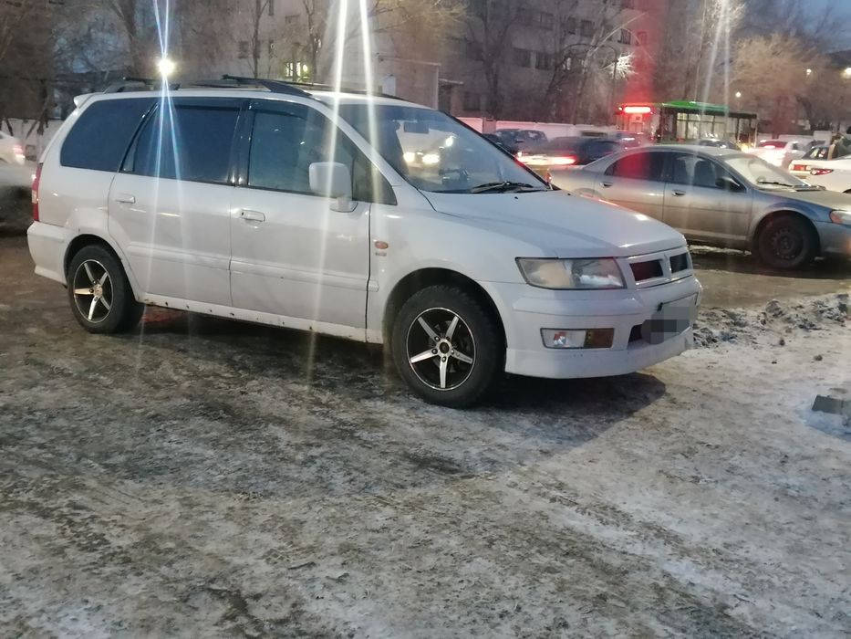 Mitsubishi chariot