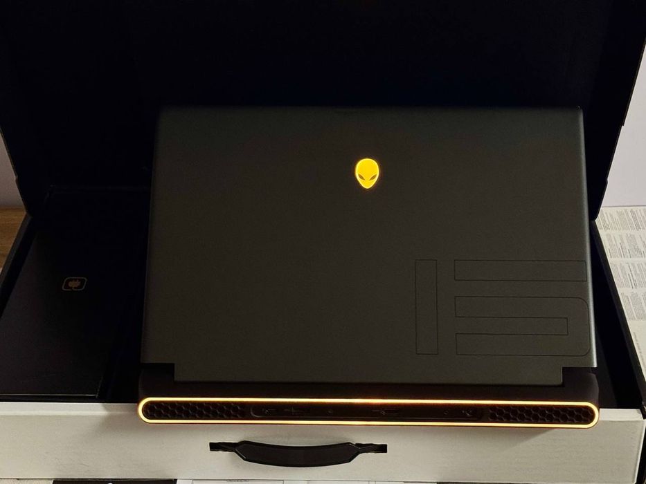 DELL ALIENWARE Gaming notebook RTX videokartali