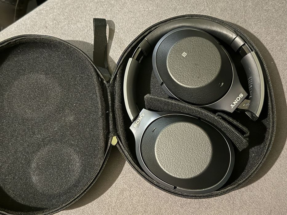 Слушалки Sony WH 1000 XM2 перфектни