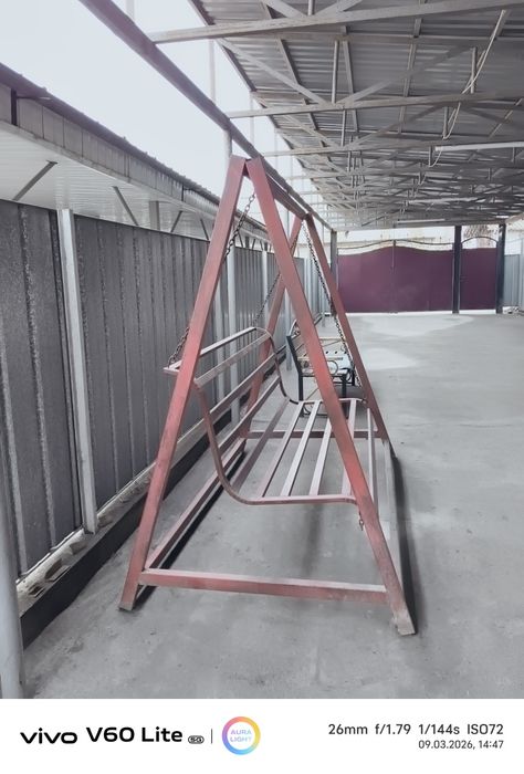 Продам садовую качелю