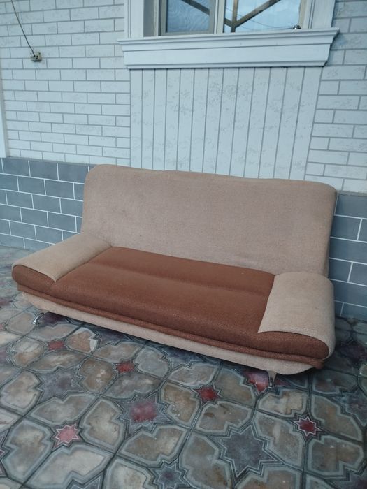 Диван и шифоньер