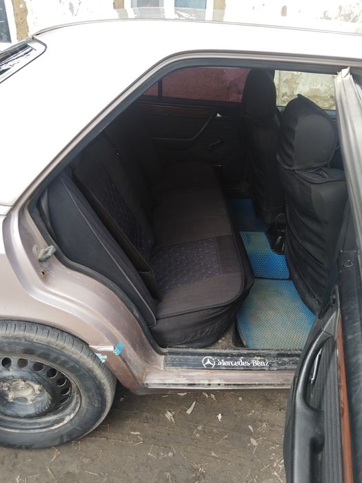 Продам машину мерседес