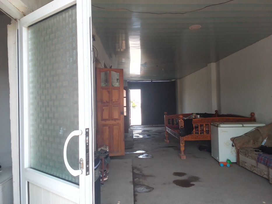 Ховли уч сотих Икки хона ошхона ванна туалет айвон 4,5-14,5 метр.