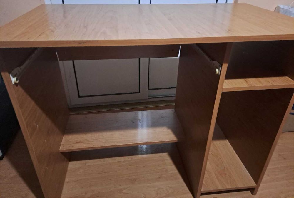 Бюро в отлично състояние 50лв.