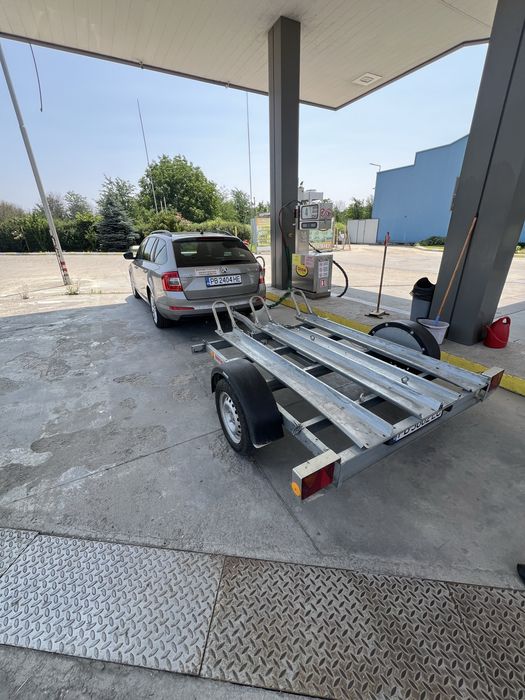 Ремаркета и платформи под наем и транпортни услуги