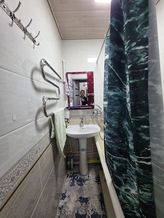 11 maktab 9 bozor oldida