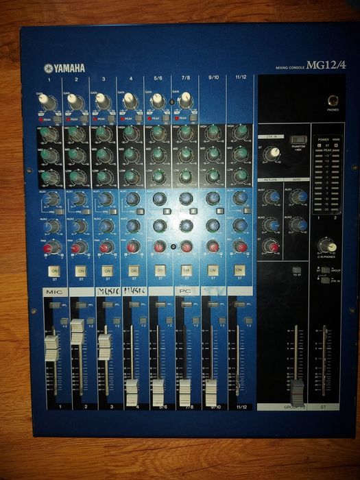 Casti cu fir  Bose , Bang&Olufsen.Mixer Yamaha MG12/4