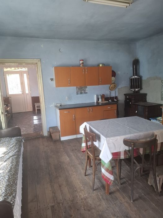 Vând  Casă  la  țară