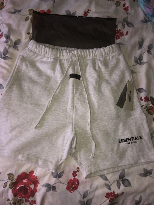 Pantaloni scurti essentials L