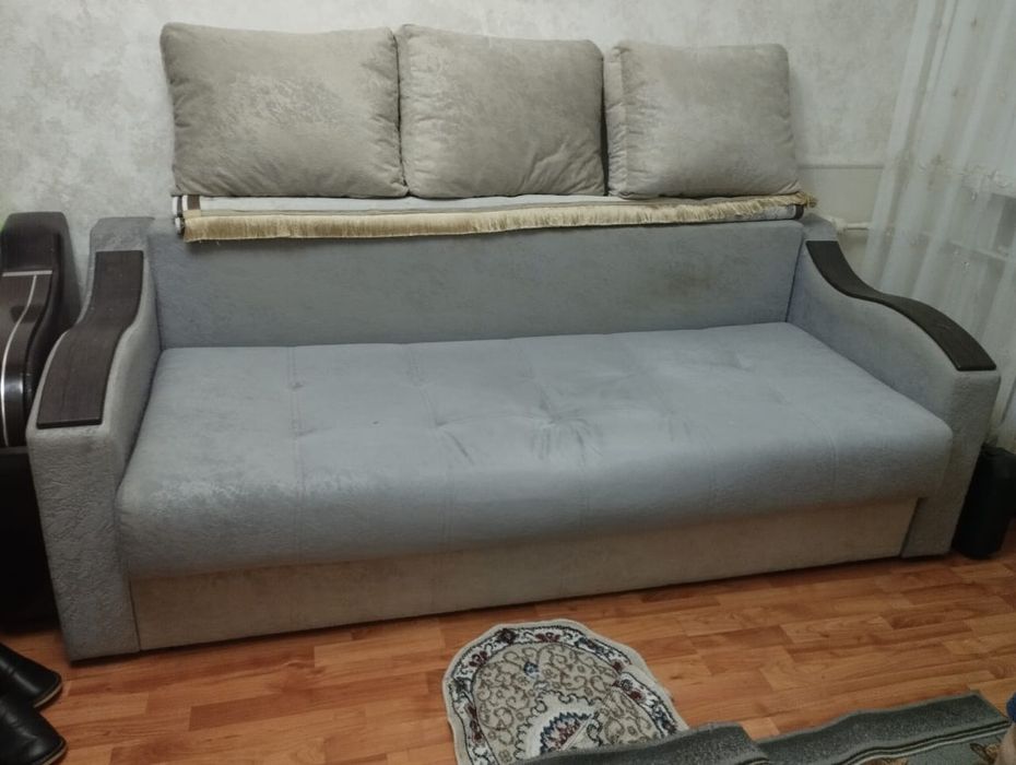 В продаже мягкий уголок