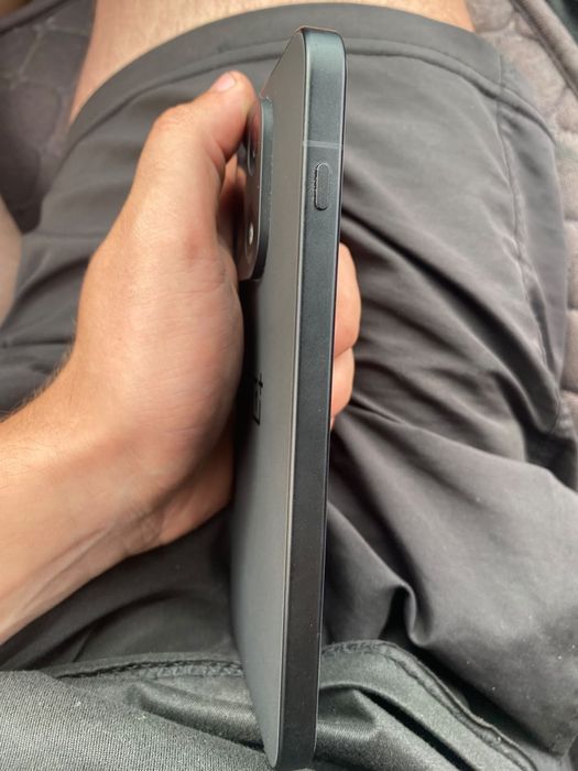 Телефон OnePlus 15