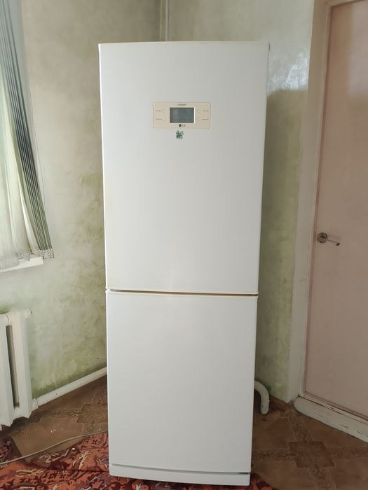 Продам холодильник  LG!
