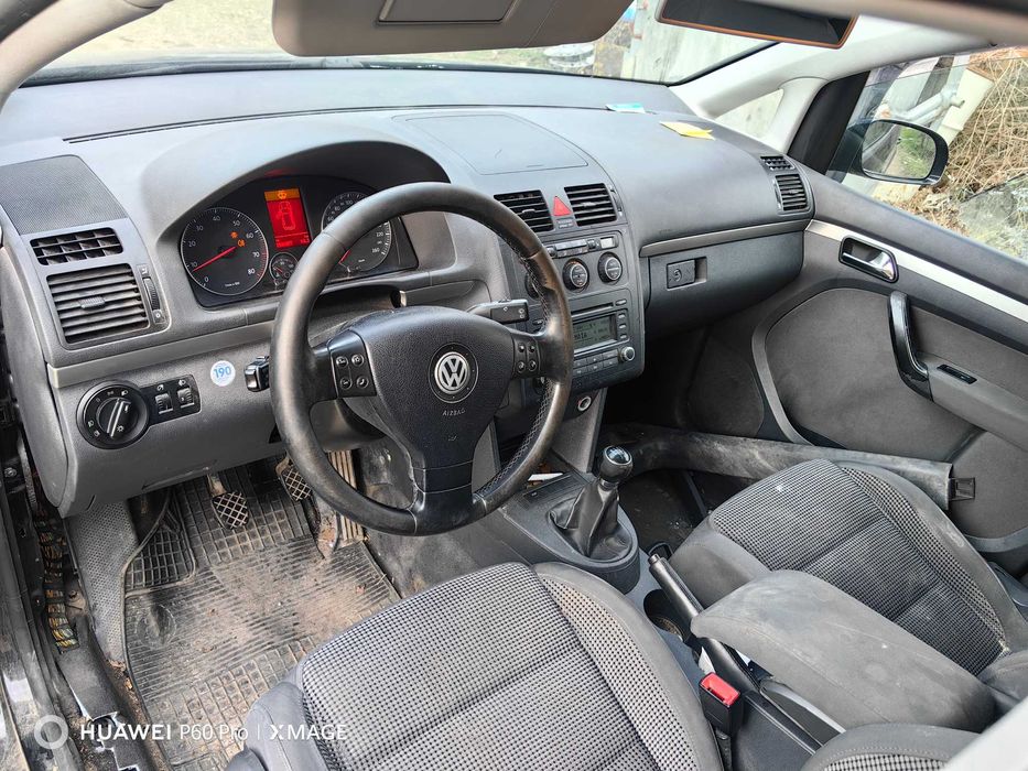 Vw Touran 2.0FSI 150к.с 6 скорости на части
