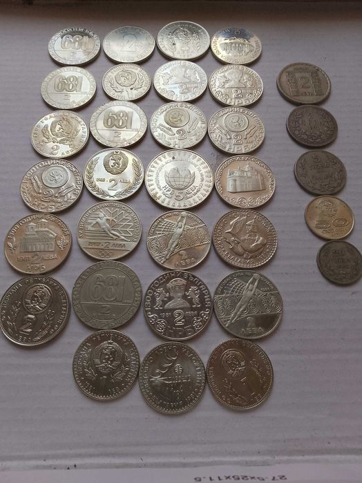 Продавам стари монети