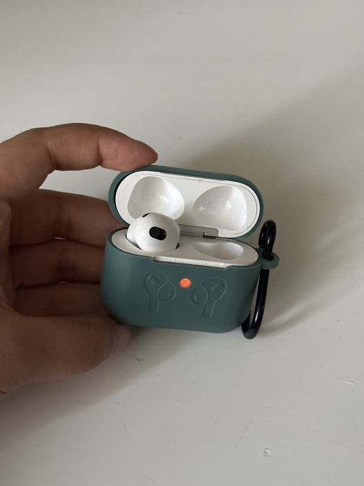 Кейс Apple AirPods 3 with Lightning Charging Case