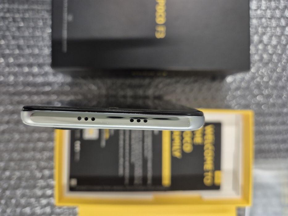 POCO F3 Изключително запазен