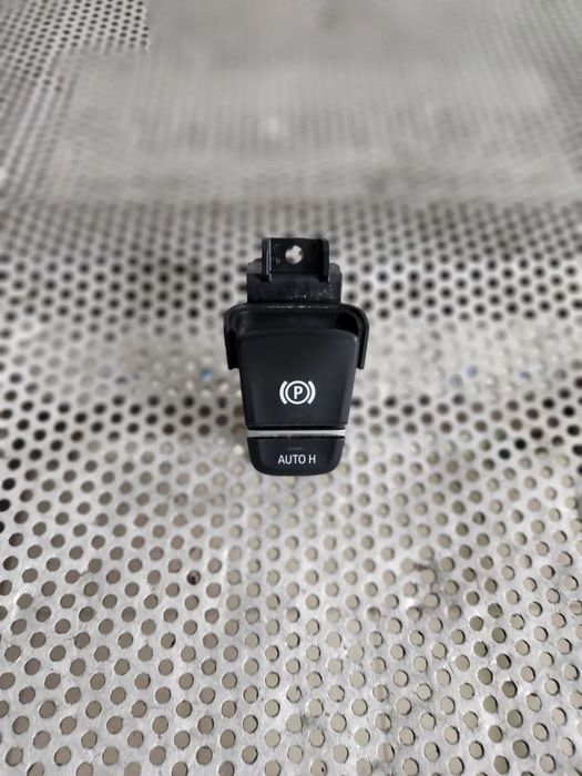 Buton Frana De Mana Bmw X3 X4 G01 G02 F97 G30 G31 Cod  Dezmembrez Bmw X3 G01 - Dezmembrari Arad
