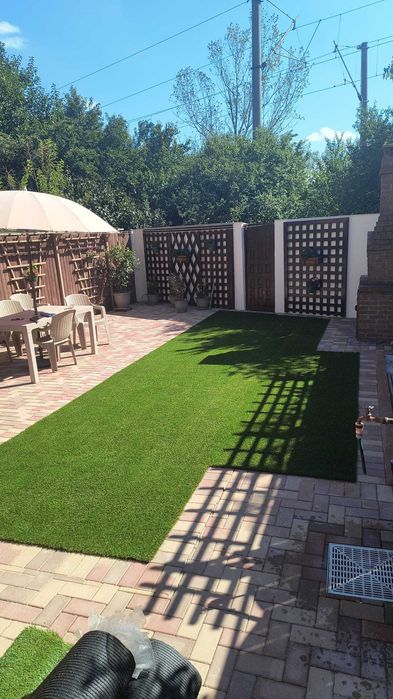 Amenajare Gradina cu Gazon Sintetic