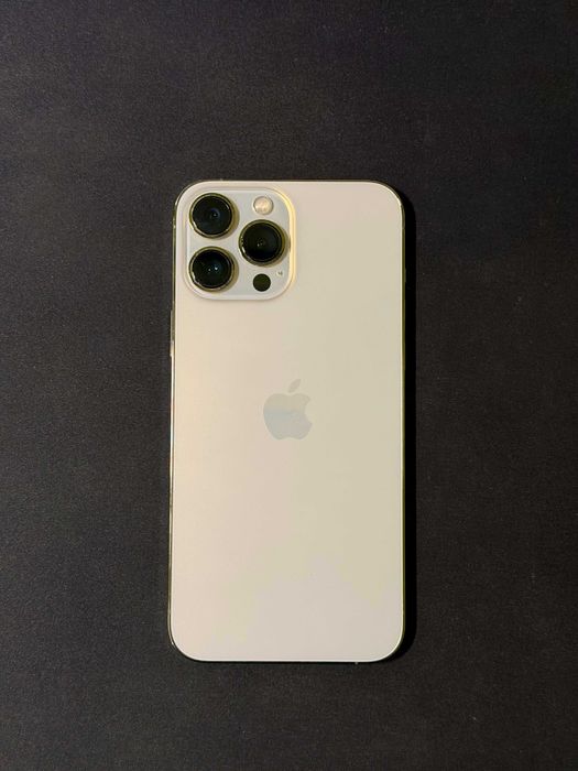 iPhone 13 Pro Max 256GB + подарък калъфи и слушалки