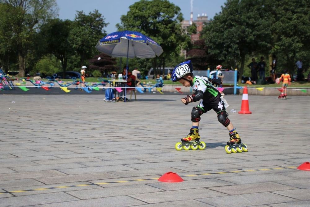 Роллер скейтинг, из Китая