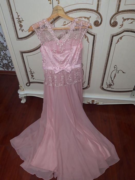 Вечернее кружевное платье. Сшито на заказ, размер 38