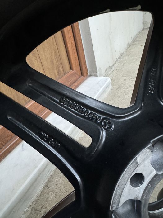 Джанти 20 AMG GT 63s A290 със зимни Michelin 295 35 / 265 45 като НОВИ