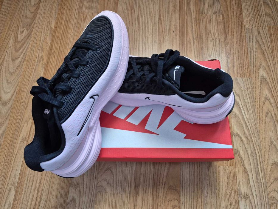 Оригинални дамски  маратонки Nike