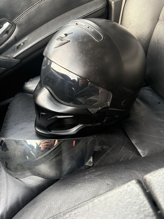 Мотошлем scorpion exo combat