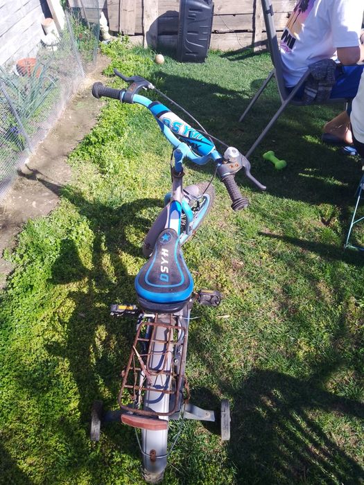 Vând bicicletă copii.