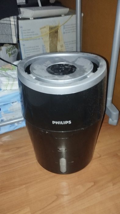 Umidificator -umidifica aerul uscat şi se reglează automat
Umidifică î