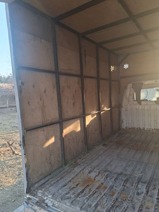 Yuk mashina lifon sotiladi