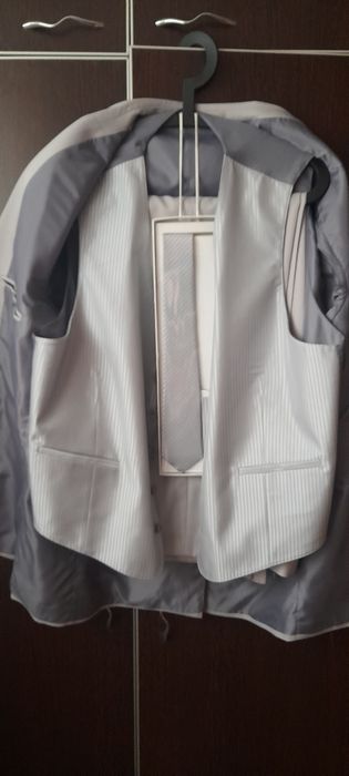 Vand costum barbatesc marimea 54