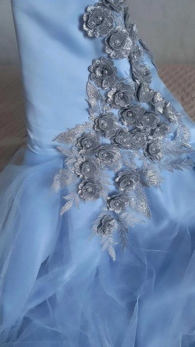 Продам платье выпускное вечернее