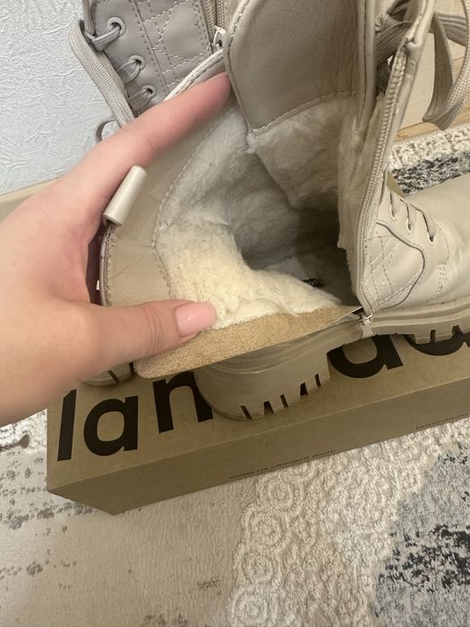 Продам зимние ботинки