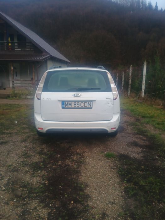 Vând Ford focus.