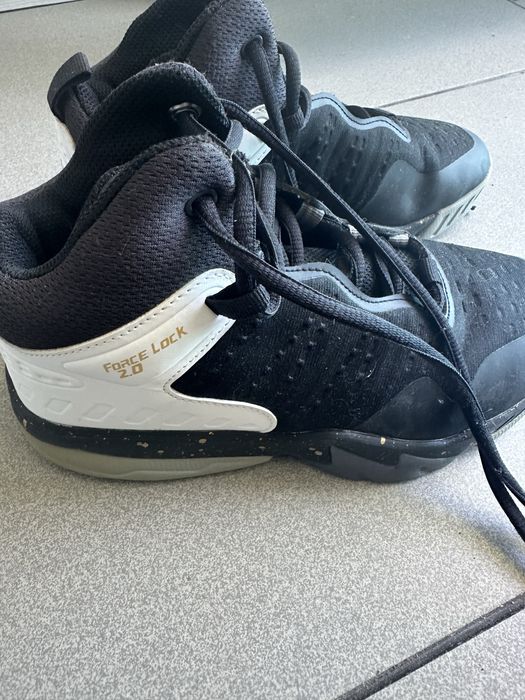 Детски спортни обувки