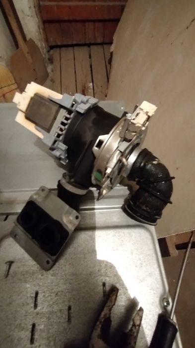 Помпа за съдомиялна