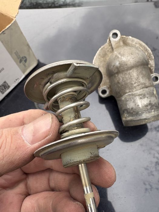 Термостат с корпусом 87 C