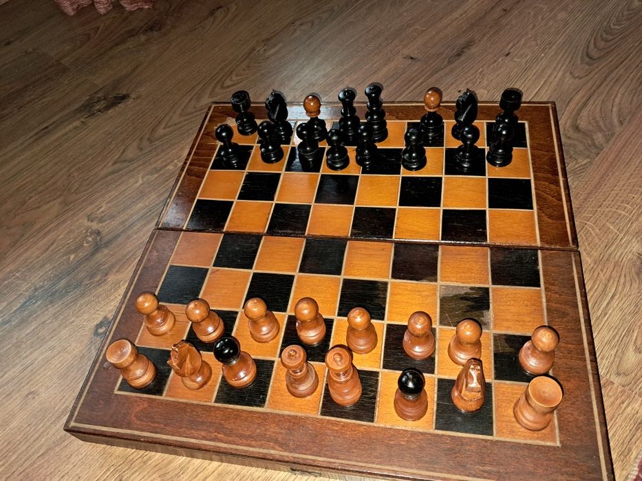 Vind joc de sah si table