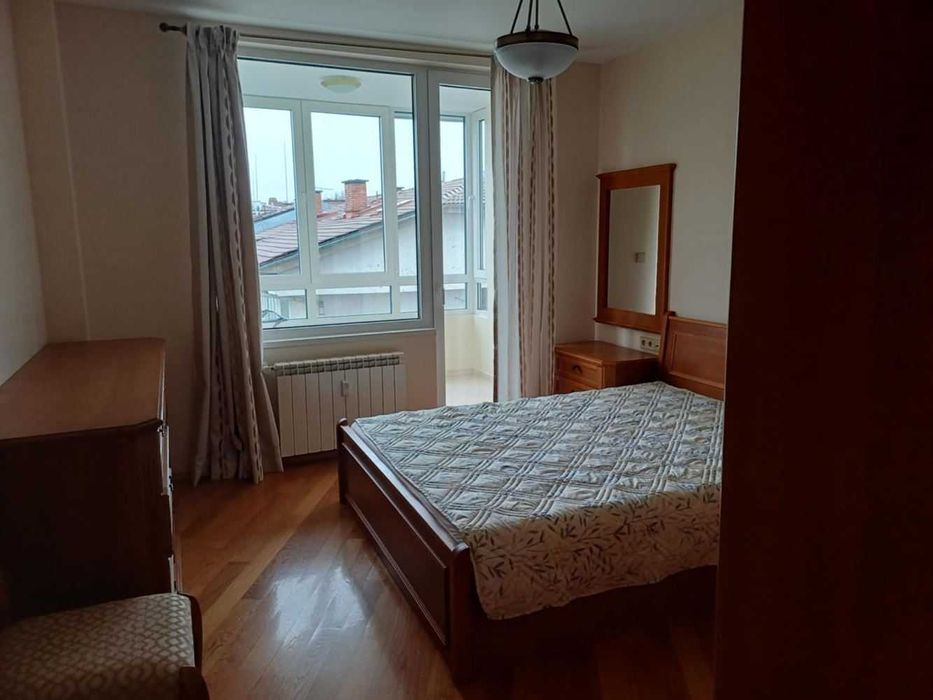 Тристаен апартамент Медицинска академия