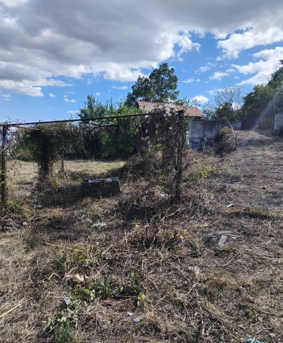 Продава къща в с.Коркина общ.Бобов дол