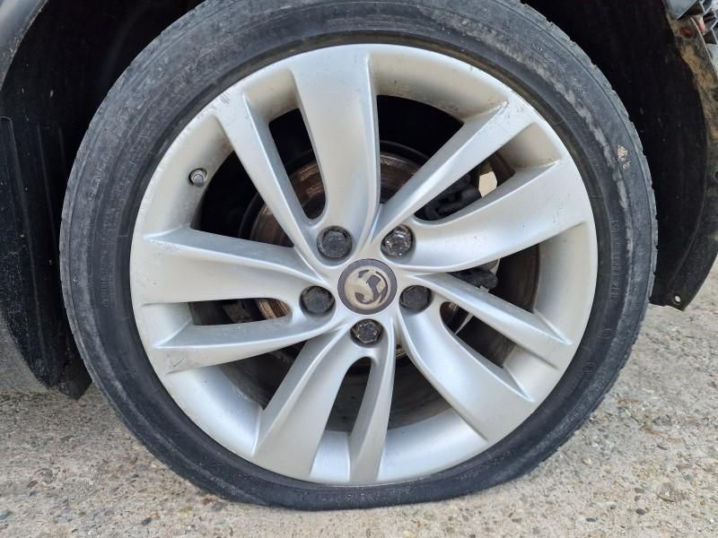 Jante roti aluminiu aliaj R18 5x120 Opel Astra J GTC