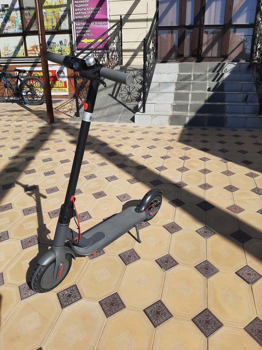 Электросамокат Е scooter