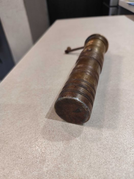 ръчна мелничка за чер пипер, кафе