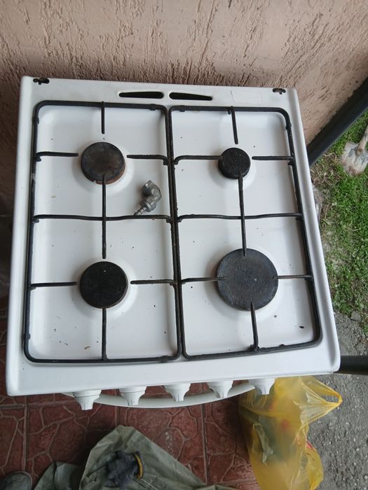 Газ плита почти новый
