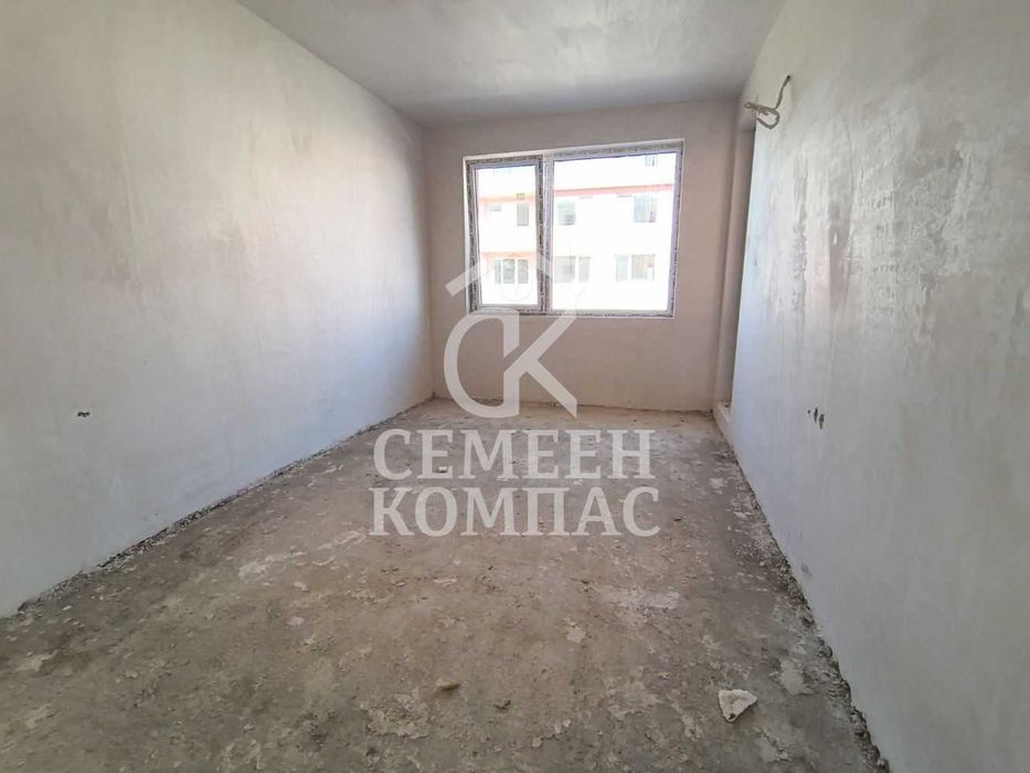 Двустаен апартамент в Остромила