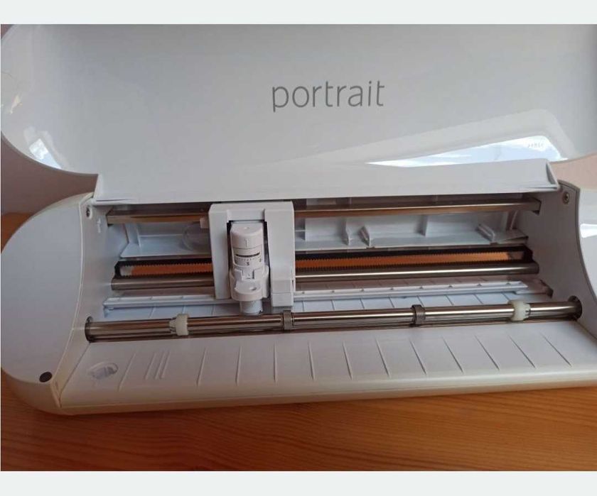 Cutter plotter Silhouette Portrait 3.