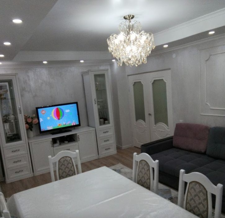 Продам большой телевизор LG